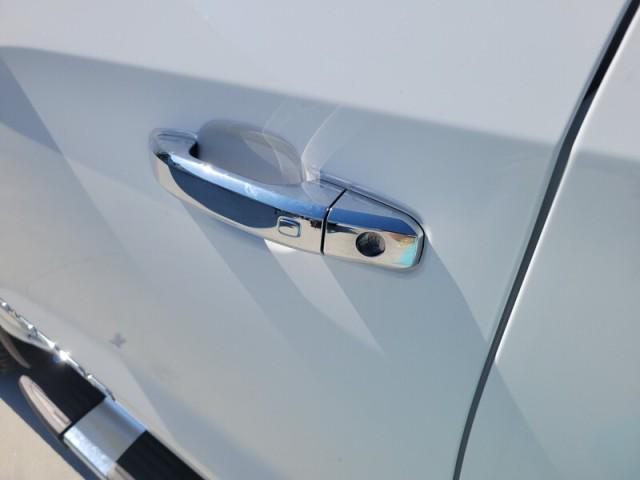 Photo of 2025 Summit White GMC Sierra 1500