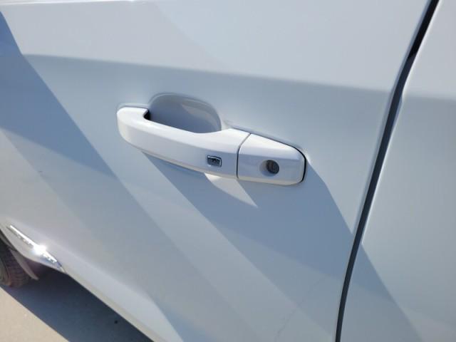 Photo of 2025 Summit White GMC Sierra 1500