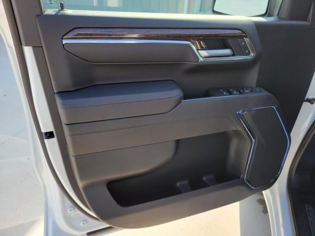 Photo of 2025 Summit White GMC Sierra 1500