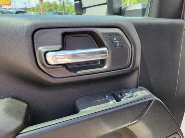 Photo of 2025 Summit White GMC Sierra 2500