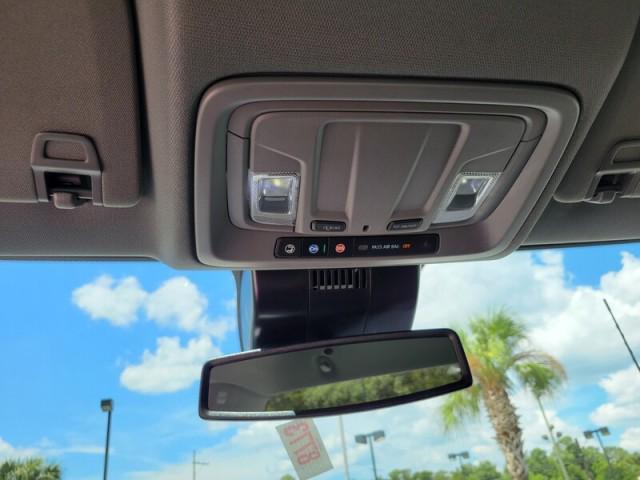 Photo of 2025 Summit White GMC Sierra 2500