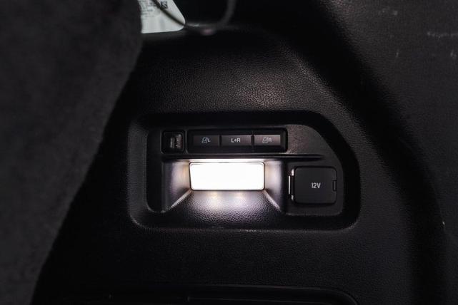 Photo of 2021 Oxford White Ford Explorer