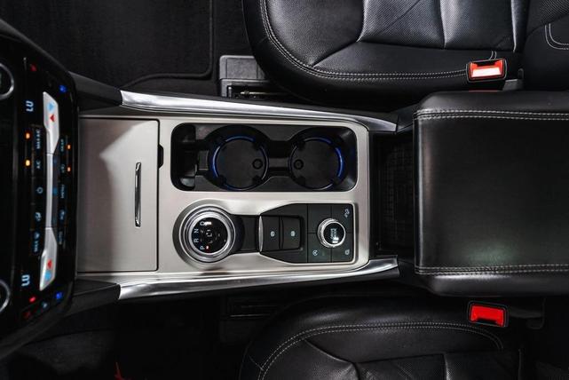 Photo of 2021 Oxford White Ford Explorer