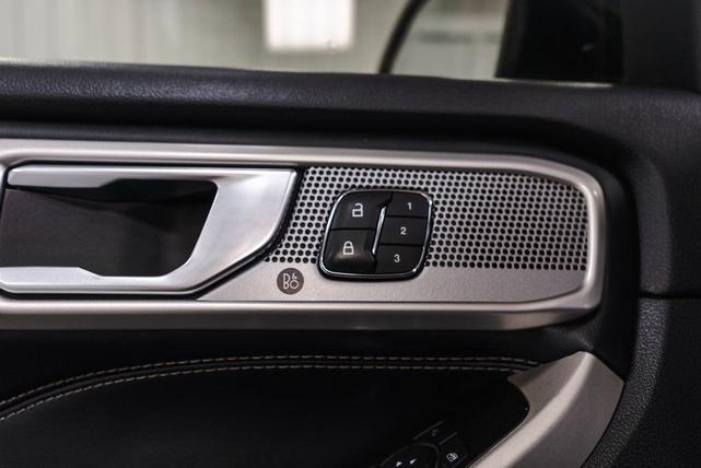 Photo of 2021 Oxford White Ford Explorer