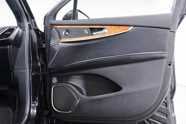 Photo of 2020 Black Lincoln Nautilus
