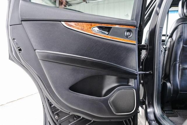 Photo of 2020 Black Lincoln Nautilus