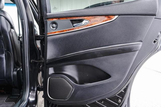 Photo of 2020 Black Lincoln Nautilus