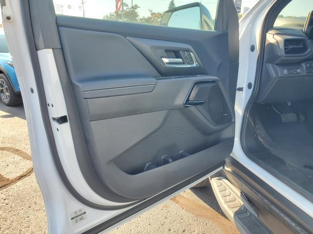 Photo of 2025 Summit White Chevrolet Silverado EV