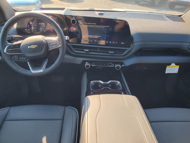 Photo of 2025 Summit White Chevrolet Silverado EV