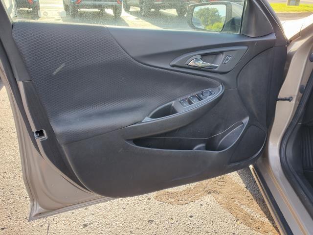 Photo of 2025 Mineral Gray Metallic Chevrolet Malibu
