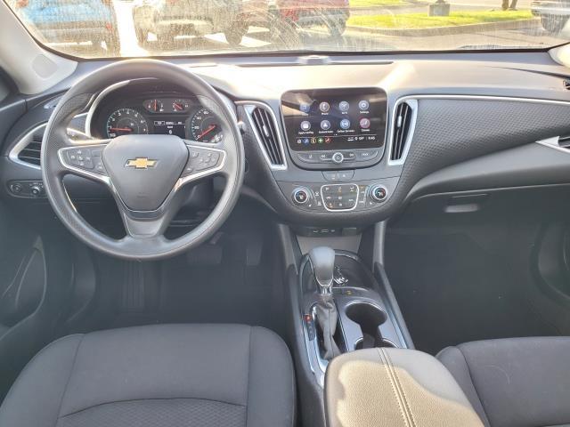 Photo of 2025 Mineral Gray Metallic Chevrolet Malibu