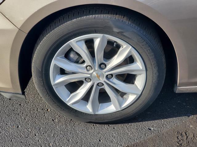 Photo of 2025 Mineral Gray Metallic Chevrolet Malibu