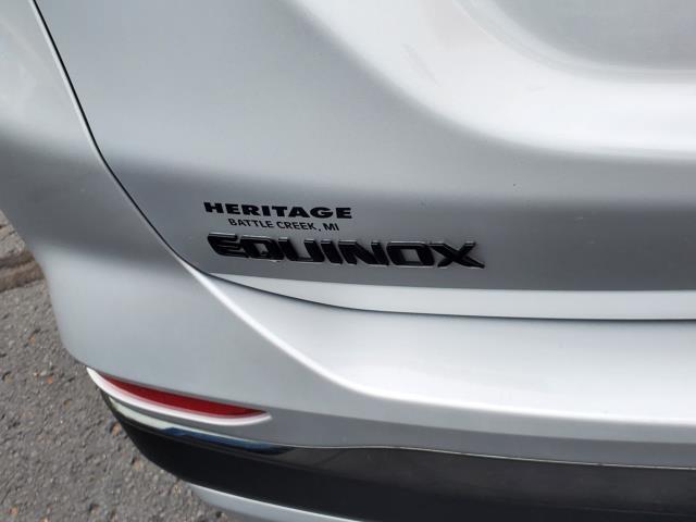 Photo of 2022 Silver Ice Metallic Chevrolet Equinox