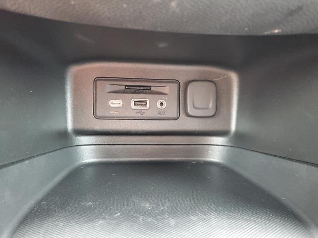 Photo of 2022 Silver Ice Metallic Chevrolet Equinox