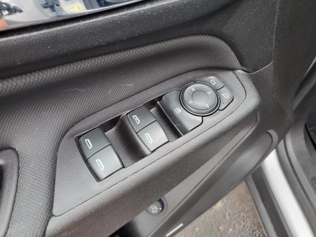Photo of 2022 Silver Ice Metallic Chevrolet Equinox