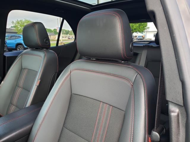 Photo of 2022 Mosaic Black Metallic Chevrolet Equinox