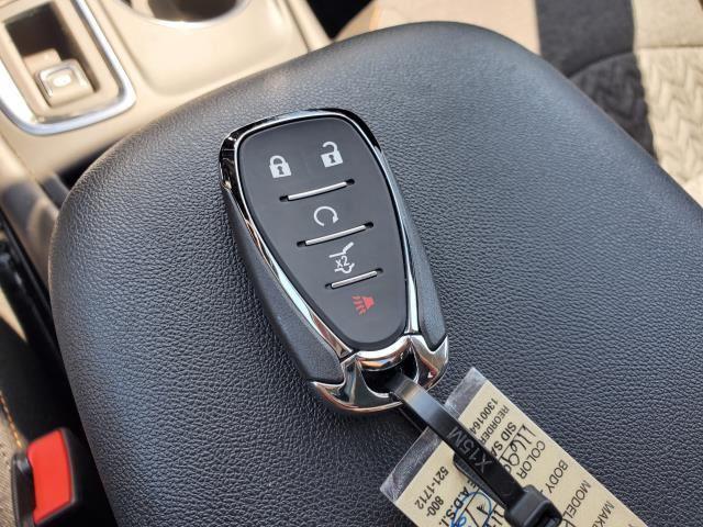 Photo of 2023 Summit White Chevrolet Equinox