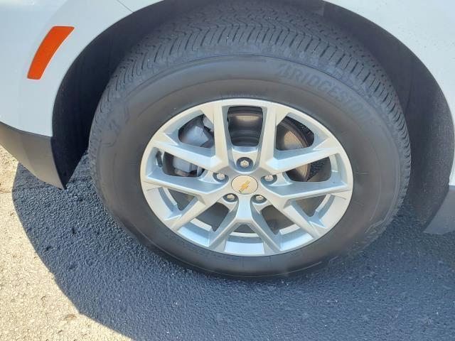 Photo of 2023 Summit White Chevrolet Equinox