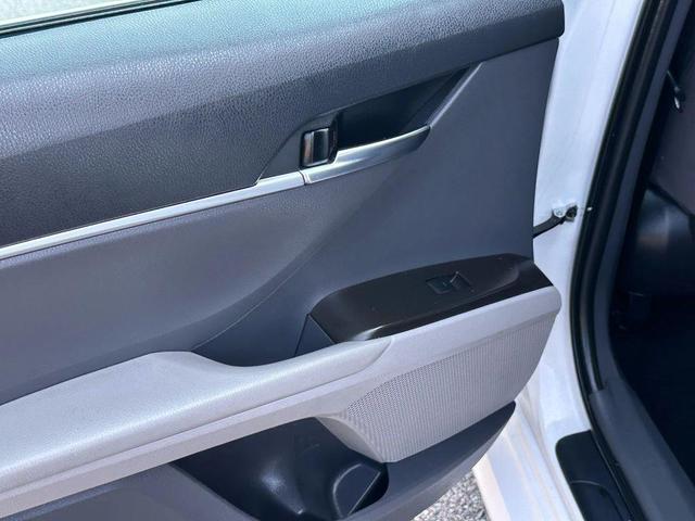 Photo of 2022 White Toyota Camry