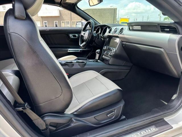 Photo of 2019 Ingot Silver Metallic Ford Mustang