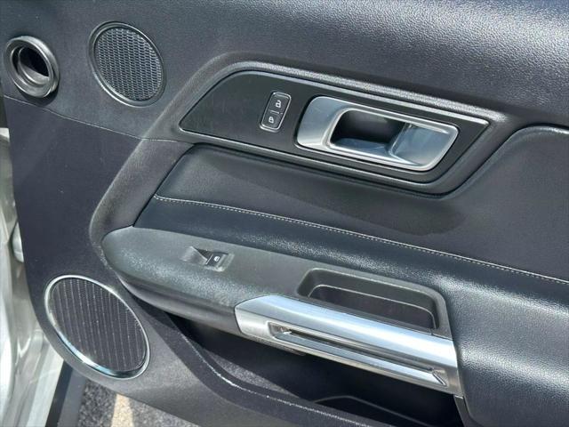 Photo of 2019 Ingot Silver Metallic Ford Mustang