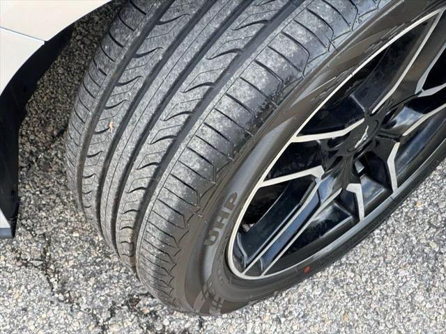 Photo of 2019 Ingot Silver Metallic Ford Mustang