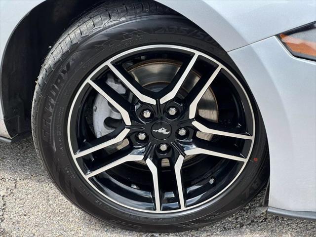 Photo of 2019 Ingot Silver Metallic Ford Mustang