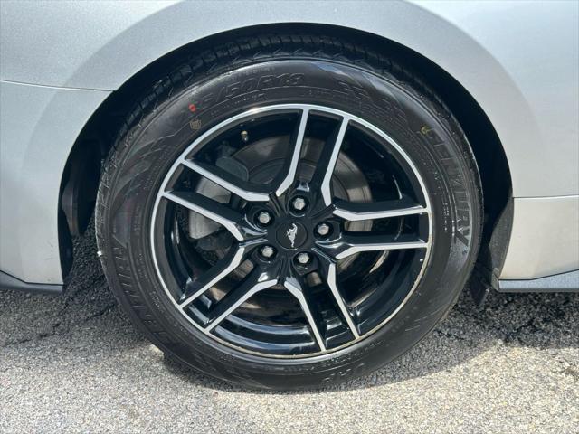 Photo of 2019 Ingot Silver Metallic Ford Mustang