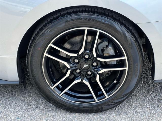 Photo of 2019 Ingot Silver Metallic Ford Mustang