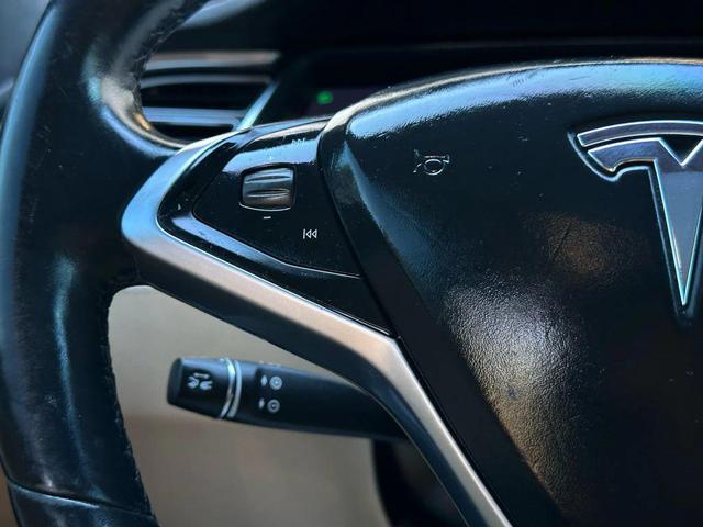 Photo of 2016 Black Tesla Model S