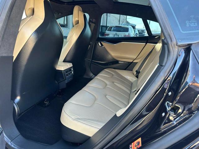 Photo of 2016 Black Tesla Model S