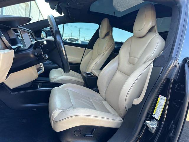 Photo of 2016 Black Tesla Model S