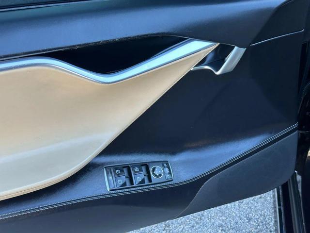 Photo of 2016 Black Tesla Model S