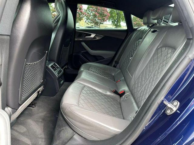 Photo of 2018 Navarra Blue Metallic Audi S5