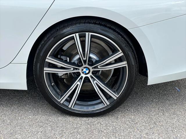 Photo of 2019 White BMW 330