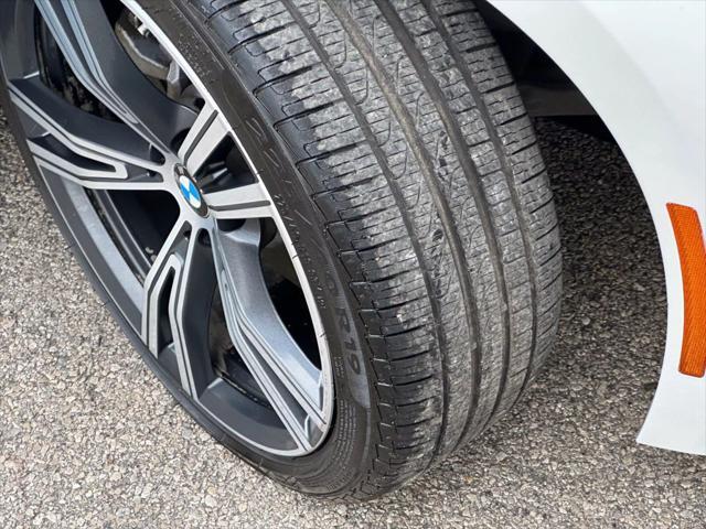 Photo of 2019 White BMW 330