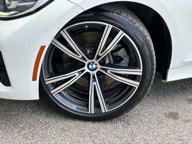Photo of 2019 White BMW 330
