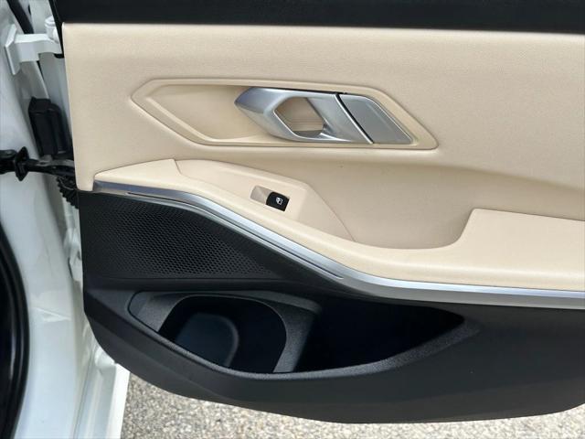 Photo of 2019 White BMW 330