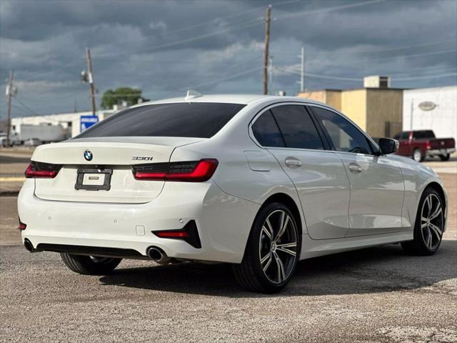 Photo of 2019 White BMW 330