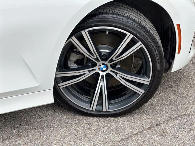 Photo of 2019 White BMW 330