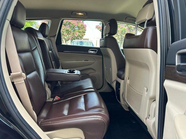Photo of 2015 Brilliant Black Crystal Pearlcoat Jeep Grand Cherokee