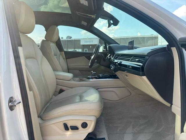 Photo of 2018 White Audi Q7