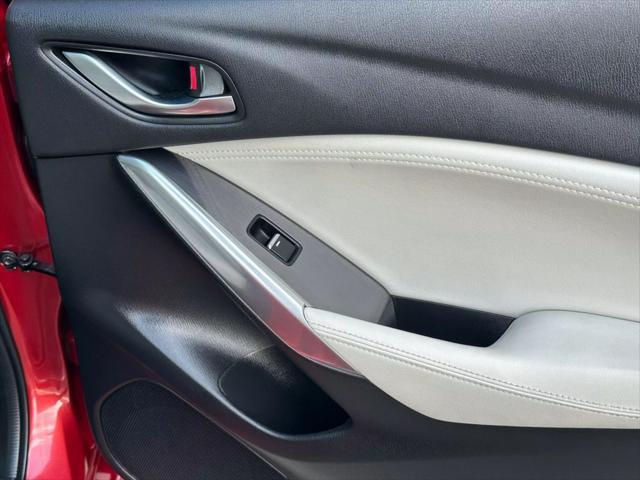 Photo of 2016 Soul Red Metallic Mazda Mazda6