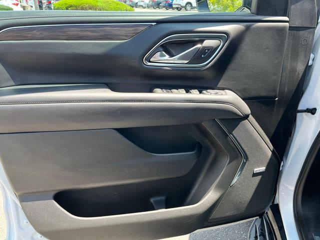 Photo of 2023 Summit White Chevrolet Suburban