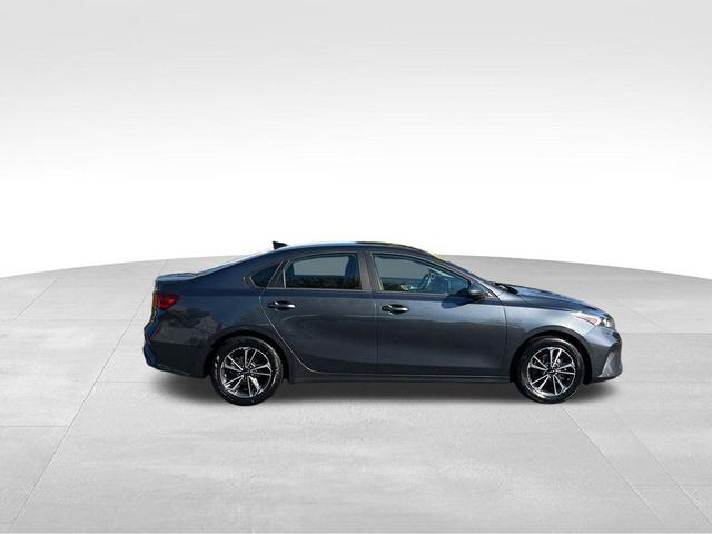 Photo of 2023 Gravity Gray Kia Forte