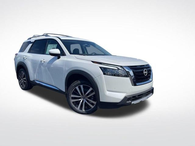 Photo of 2025 Everest White Pearl Tricoat Nissan Pathfinder