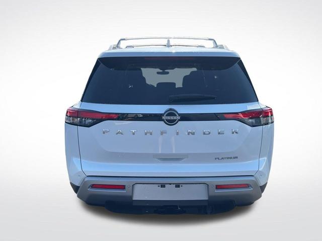 Photo of 2025 Everest White Pearl Tricoat Nissan Pathfinder