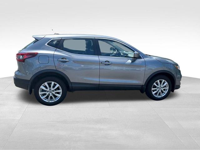 Photo of 2022 Gun Metallic Nissan Rogue Sport
