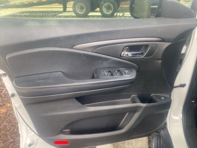 Photo of 2022 Platinum White Pearl Honda Pilot