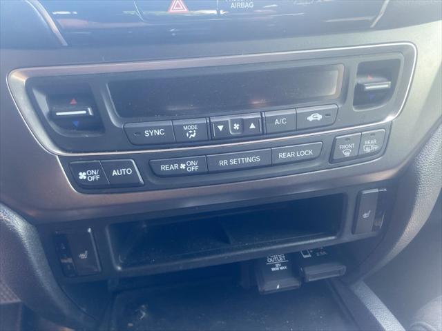 Photo of 2022 Platinum White Pearl Honda Pilot